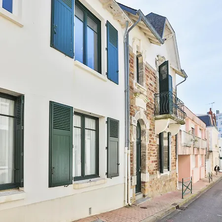 La Maison Des Lierres Casa de Férias *